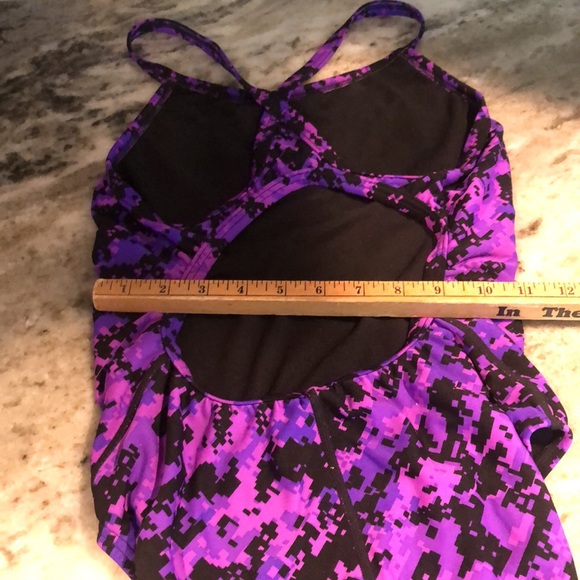 Tyr swimsuit small; great condition worn several times but no wear marks/pills; - Picture 4 of 5